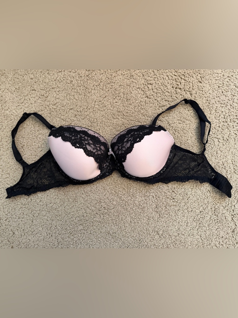 Victoria’s Secret Lace Trim Bra - 32DDD*